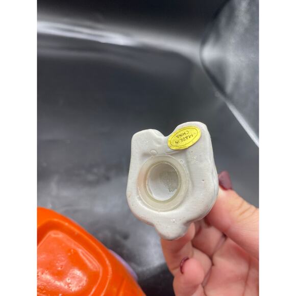 Vintage Bunny Rabbit Hare & Carrot Salt and Pepper Shakers - Picture 7 of 7